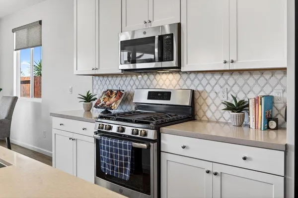 $823,999 | 3088 Palomino Way, Hollister, CA 95023