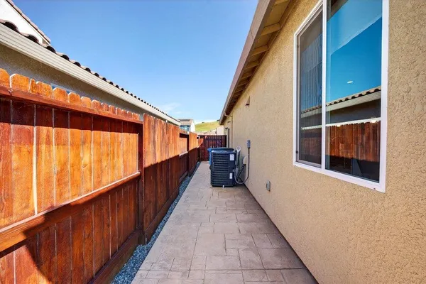 $823,999 | 3088 Palomino Way, Hollister, CA 95023