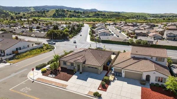 $823,999 | 3088 Palomino Way, Hollister, CA 95023