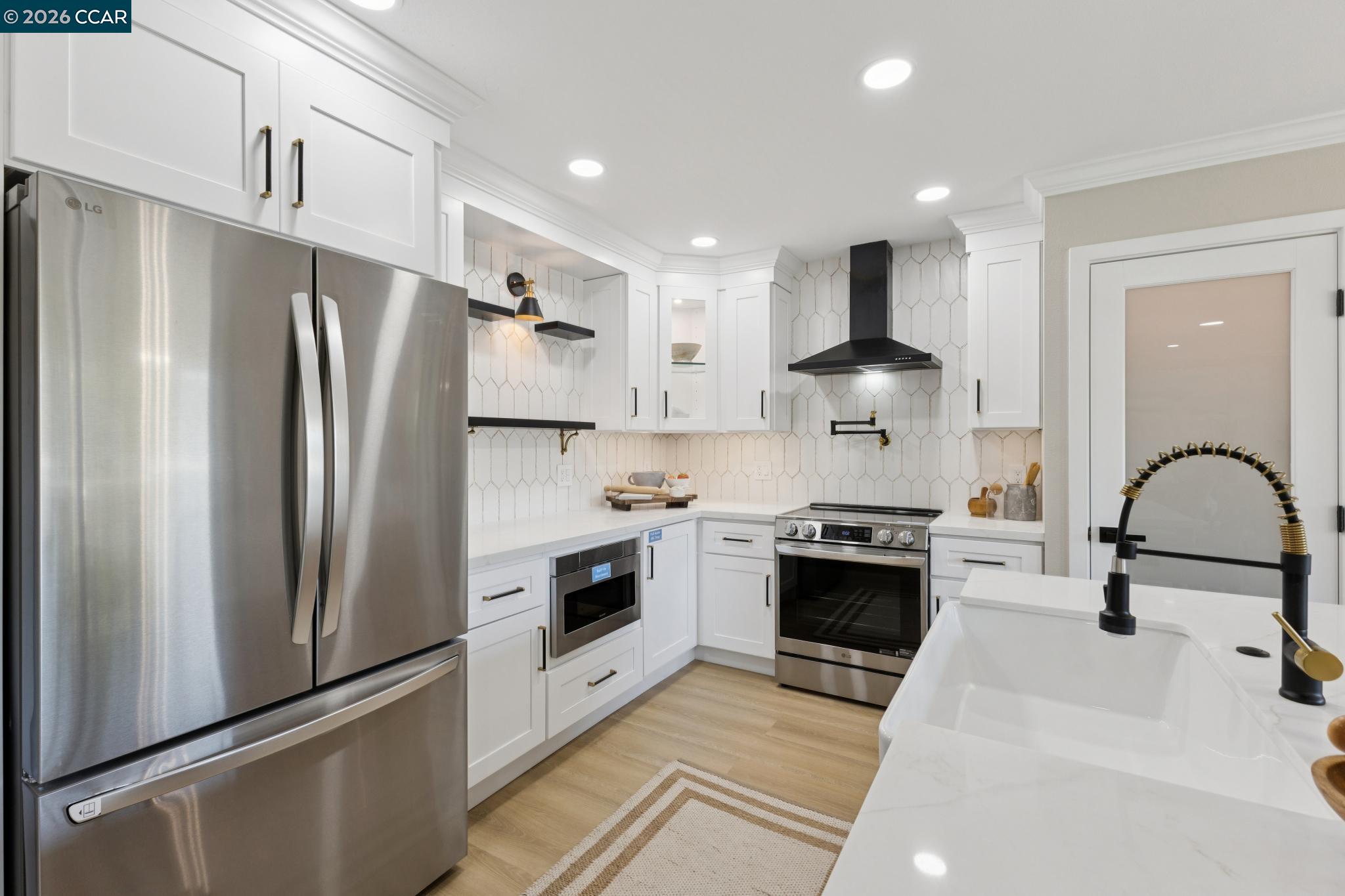 2101 Golden Rain Road, Unit 14 Walnut Creek, CA 94595 - Photo 3 of 60