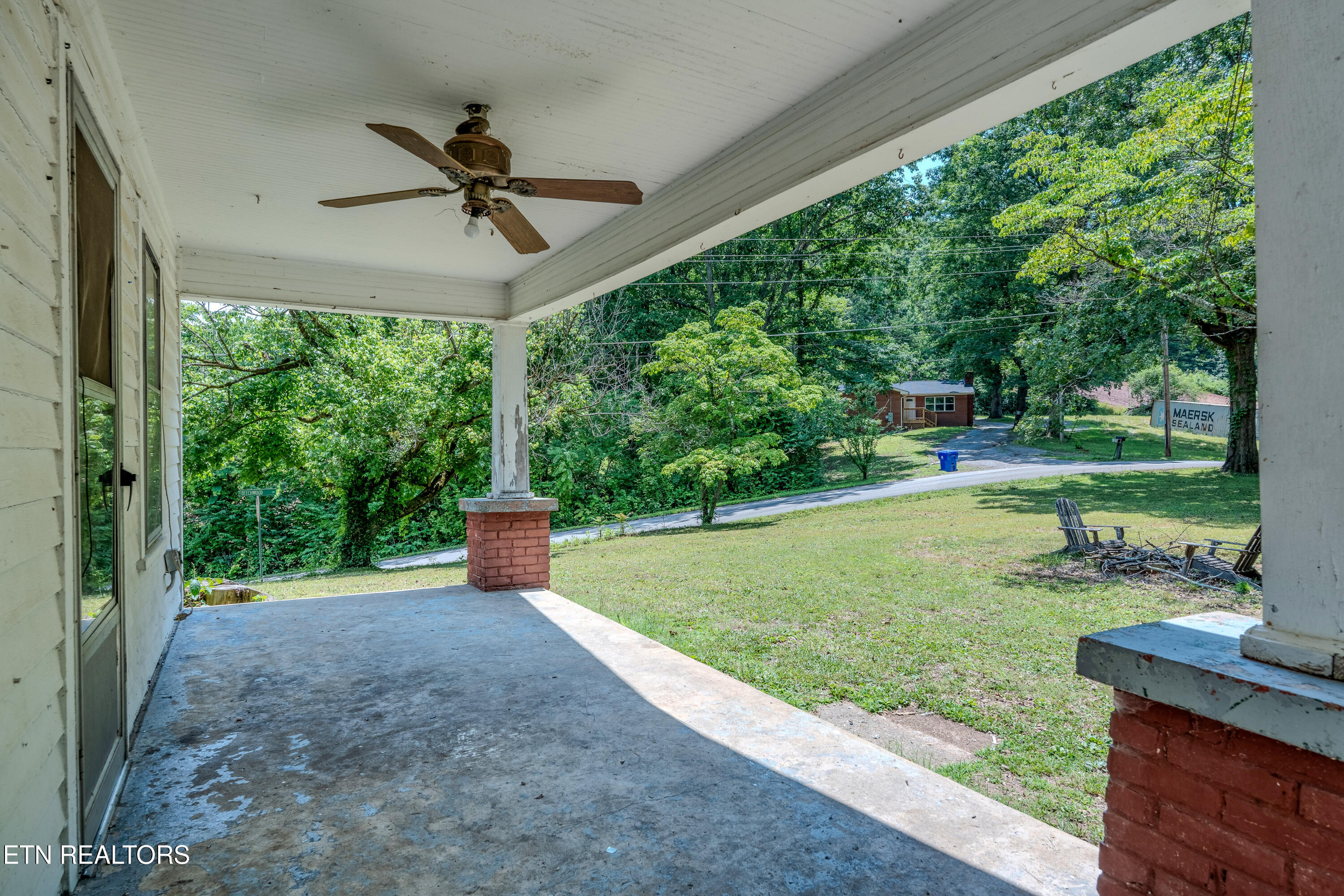 323 Lee Road Clinton, TN 37716 - Photo 11 of 28 323LeeRd-11