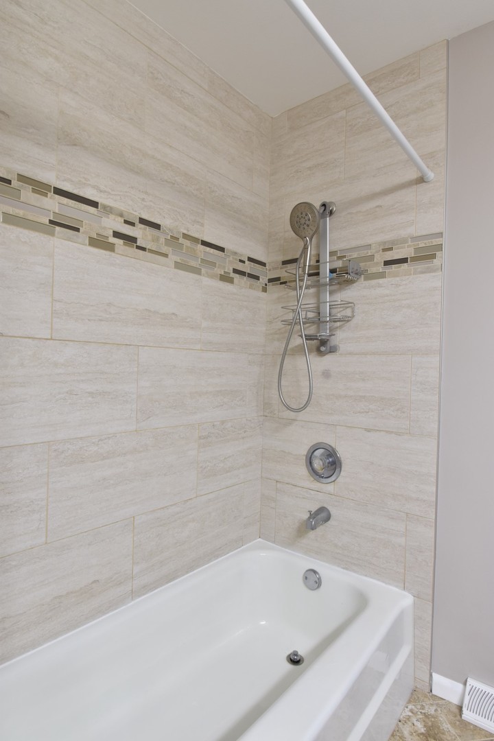 765 Freeman Road Hoffman Estates, IL 60192 - Photo 13 of 23