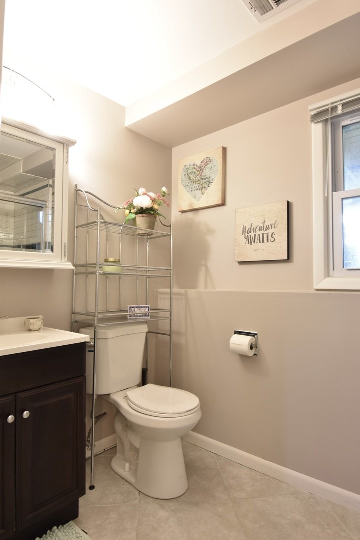 765 Freeman Road Hoffman Estates, IL 60192 - Photo 17 of 23