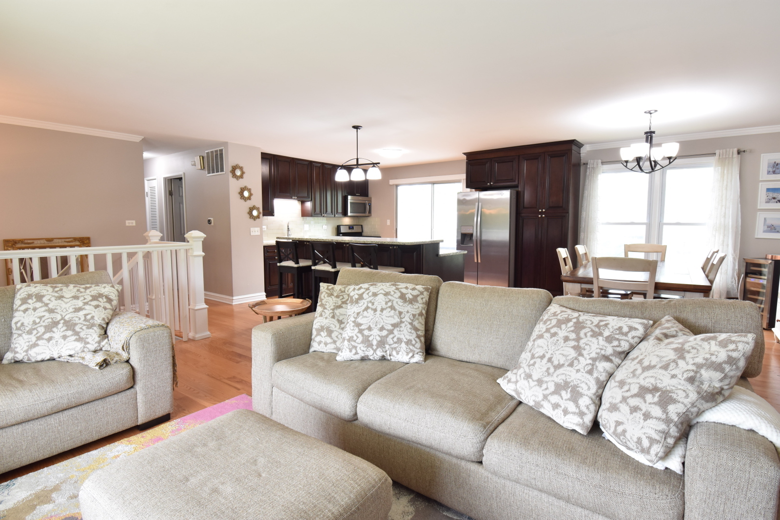 765 Freeman Road Hoffman Estates, IL 60192 - Photo 3 of 23