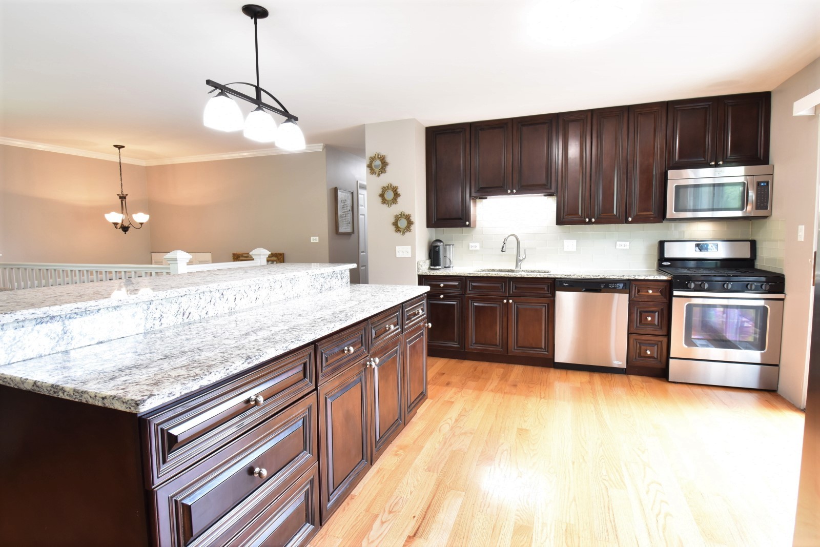 765 Freeman Road Hoffman Estates, IL 60192 - Photo 5 of 23