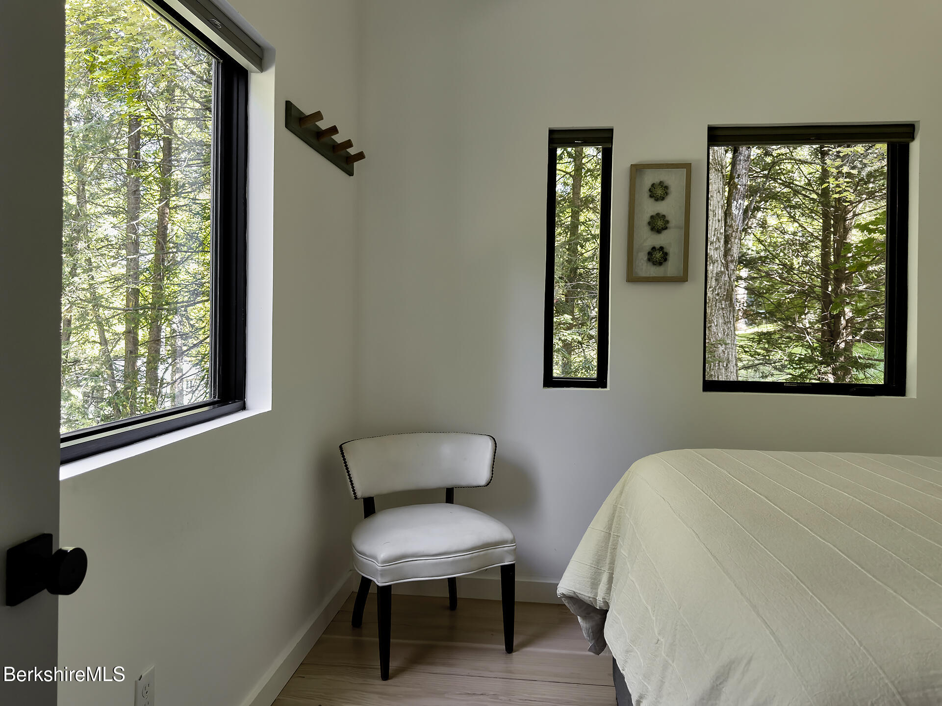 15 Mahkeenac Heights Road Stockbridge, MA 01262 - Photo 17 of 34 Primary Bedroom