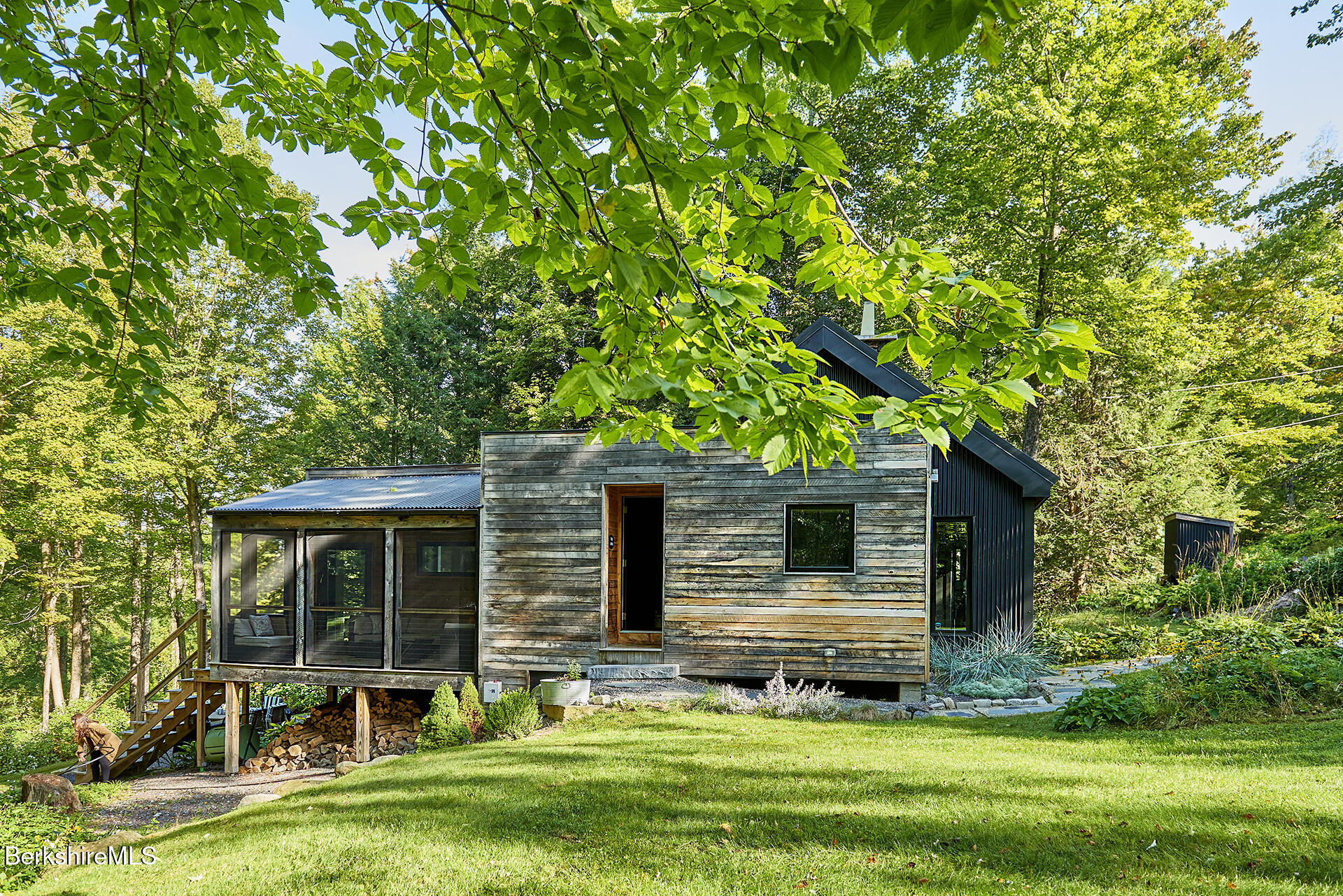 15 Mahkeenac Heights Road Stockbridge, MA 01262 - Photo 2 of 34 Exterior