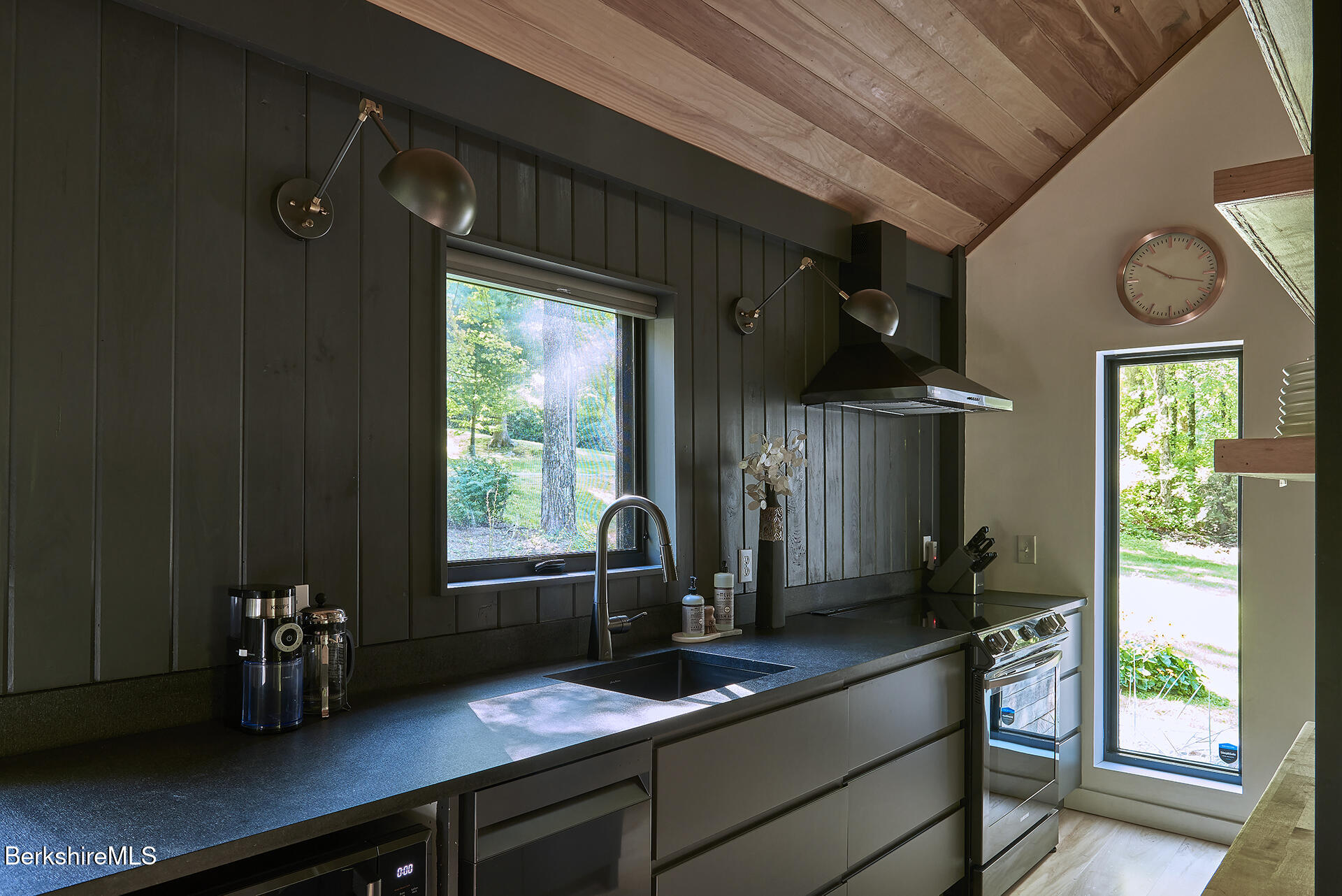 15 Mahkeenac Heights Road Stockbridge, MA 01262 - Photo 10 of 34 Kitchen