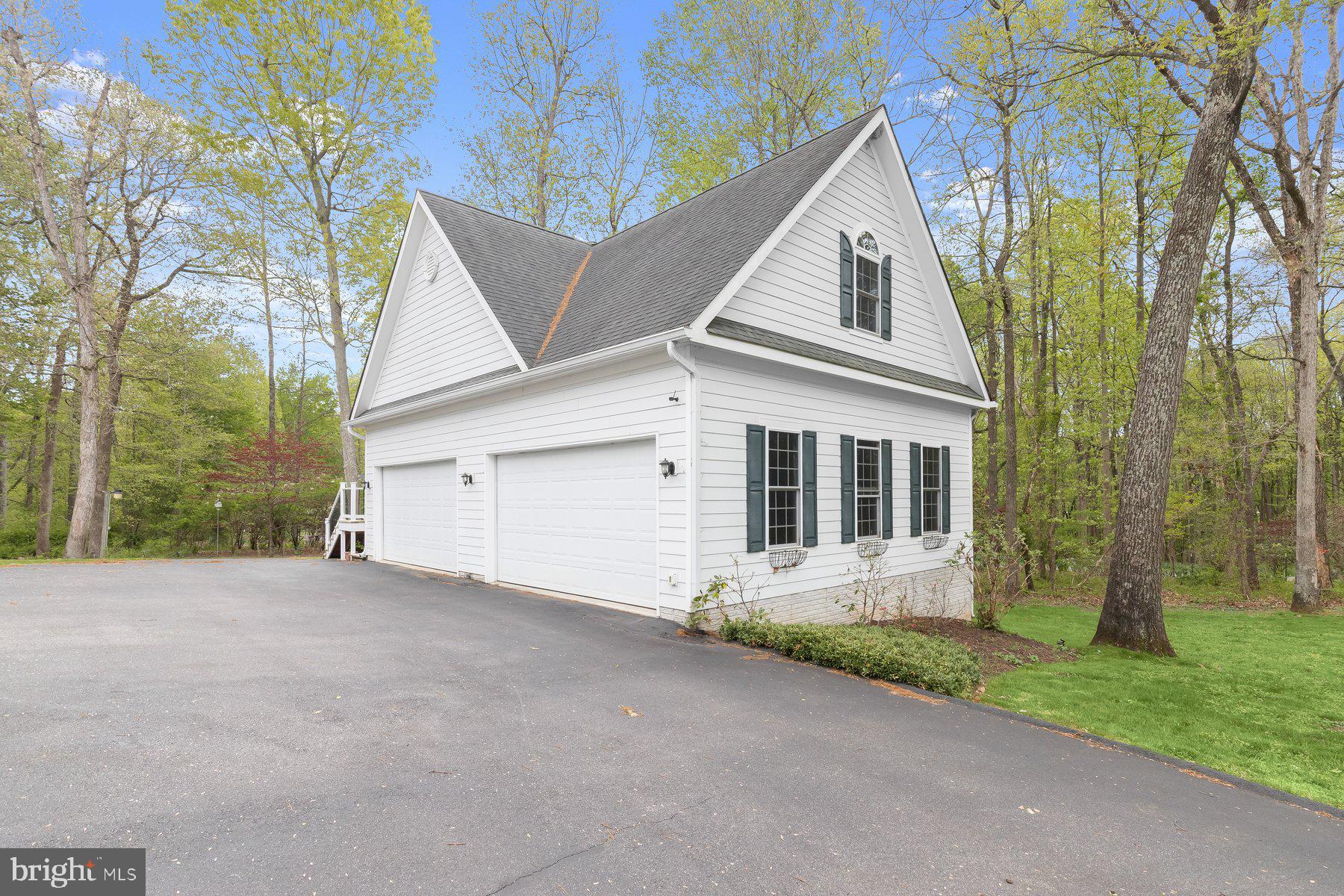 15101 Union Chapel Road Woodbine, MD 21797 - Photo 75 of 95 Detached 4-car garage with lift and finished loft.