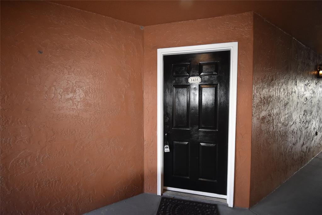 5160 Conroy Road, Unit 1435 Orlando, FL 32811 - Photo 2 of 18 view of empty room