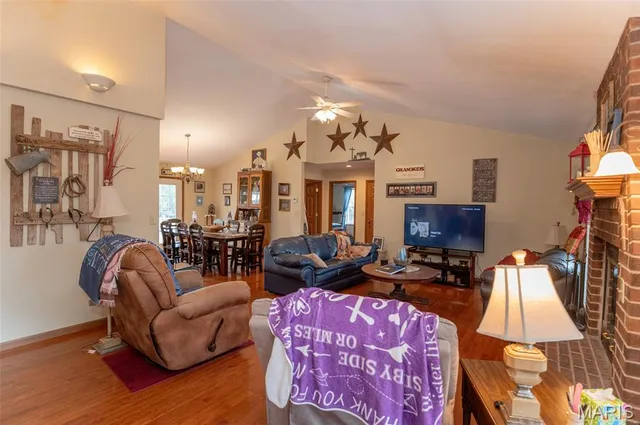 $455,000 | 20601 County Road 1220, St. James, MO 65559