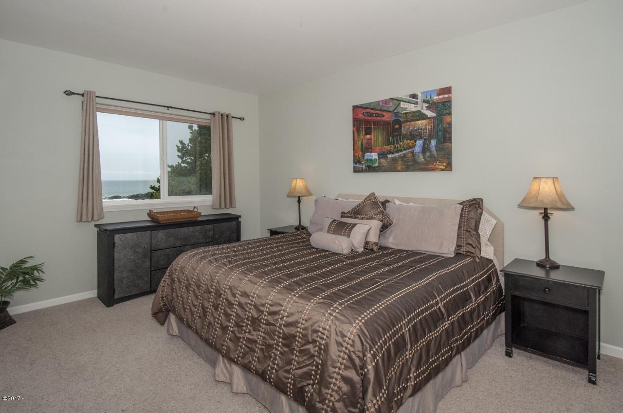 35-45 Northeast Clarke Street Depoe Bay, OR 97341 - Photo 42 of 48 Master Bedroom-Snuggle Inn