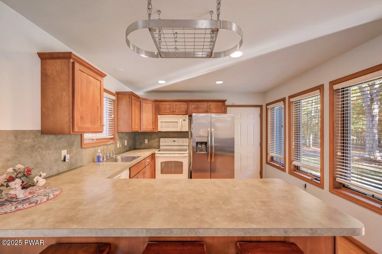 2124 Oaktree Lane Bushkill, PA 18324 - Photo 20 of 53