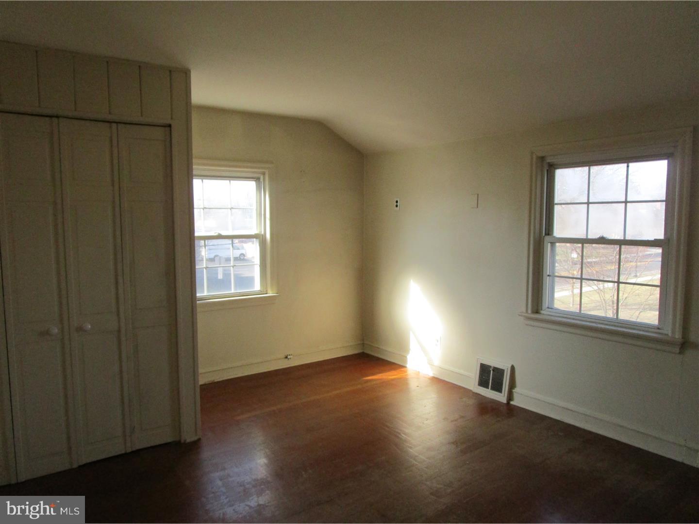 618 Clements Bridge Road Barrington, NJ 08007 - Photo 12 of 23