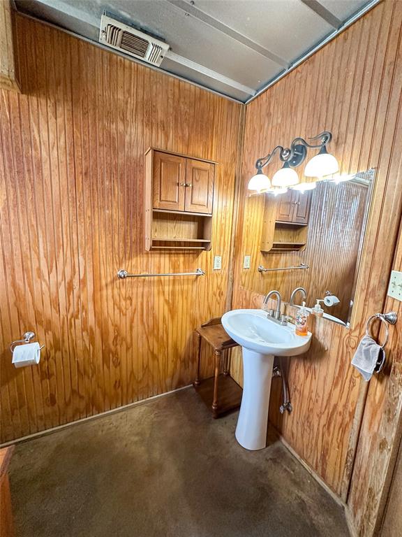 101 South Loop Drive Brady, TX 76825 - Photo 20 of 32