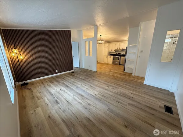 $164,999 | 12117 126th St Court East, Unit 5, Puyallup, WA 98374