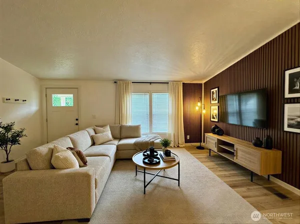 $164,999 | 12117 126th St Court East, Unit 5, Puyallup, WA 98374