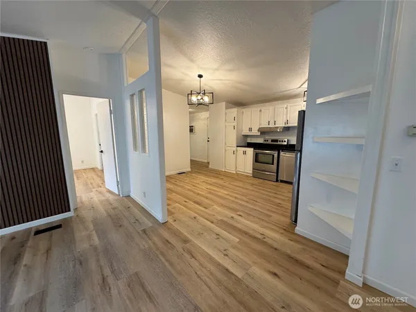 $164,999 | 12117 126th St Court East, Unit 5, Puyallup, WA 98374