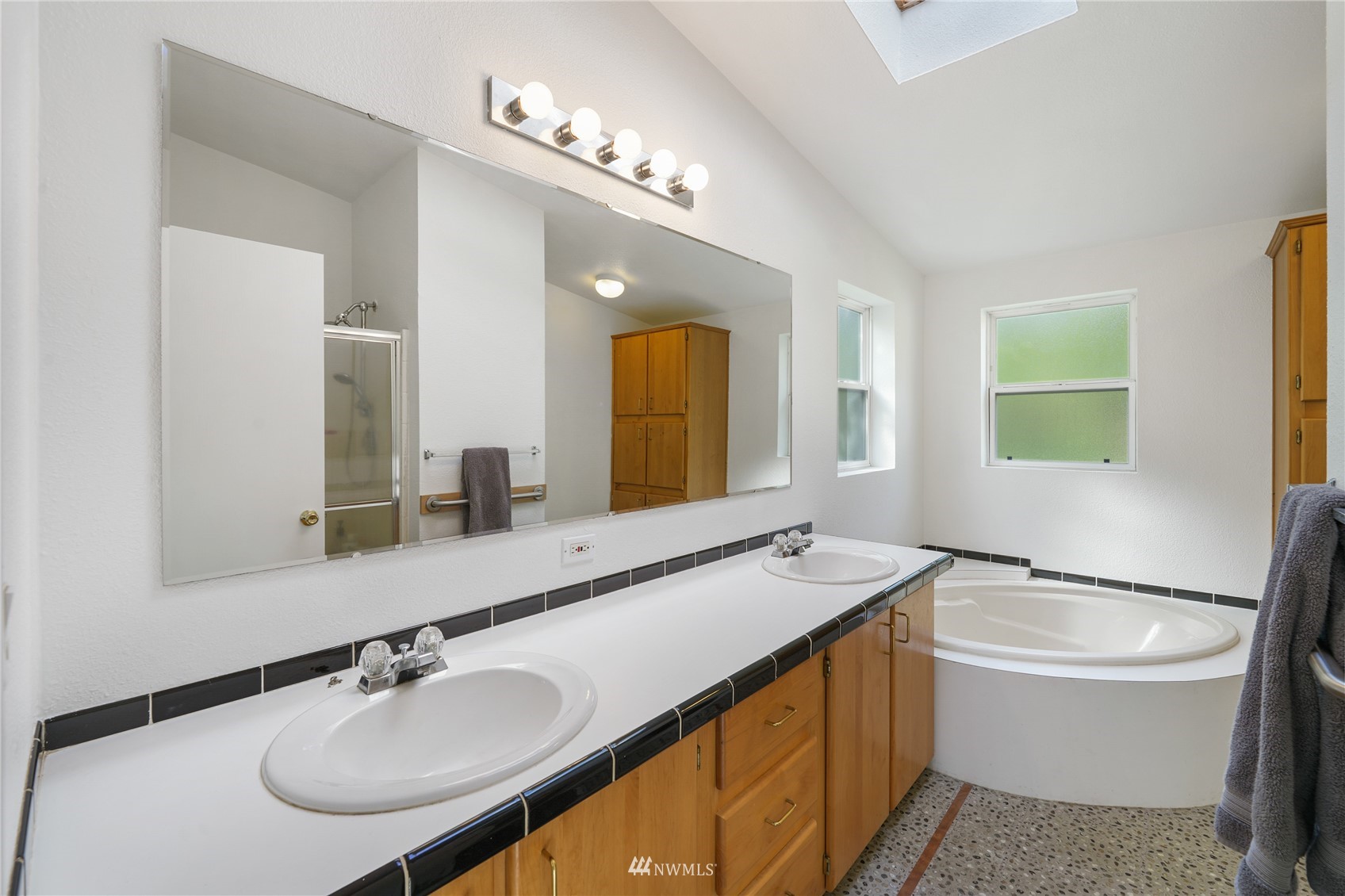 15583 Snee Oosh Road La Conner, WA 98257 - Photo 14 of 39 Gallery Image 14
