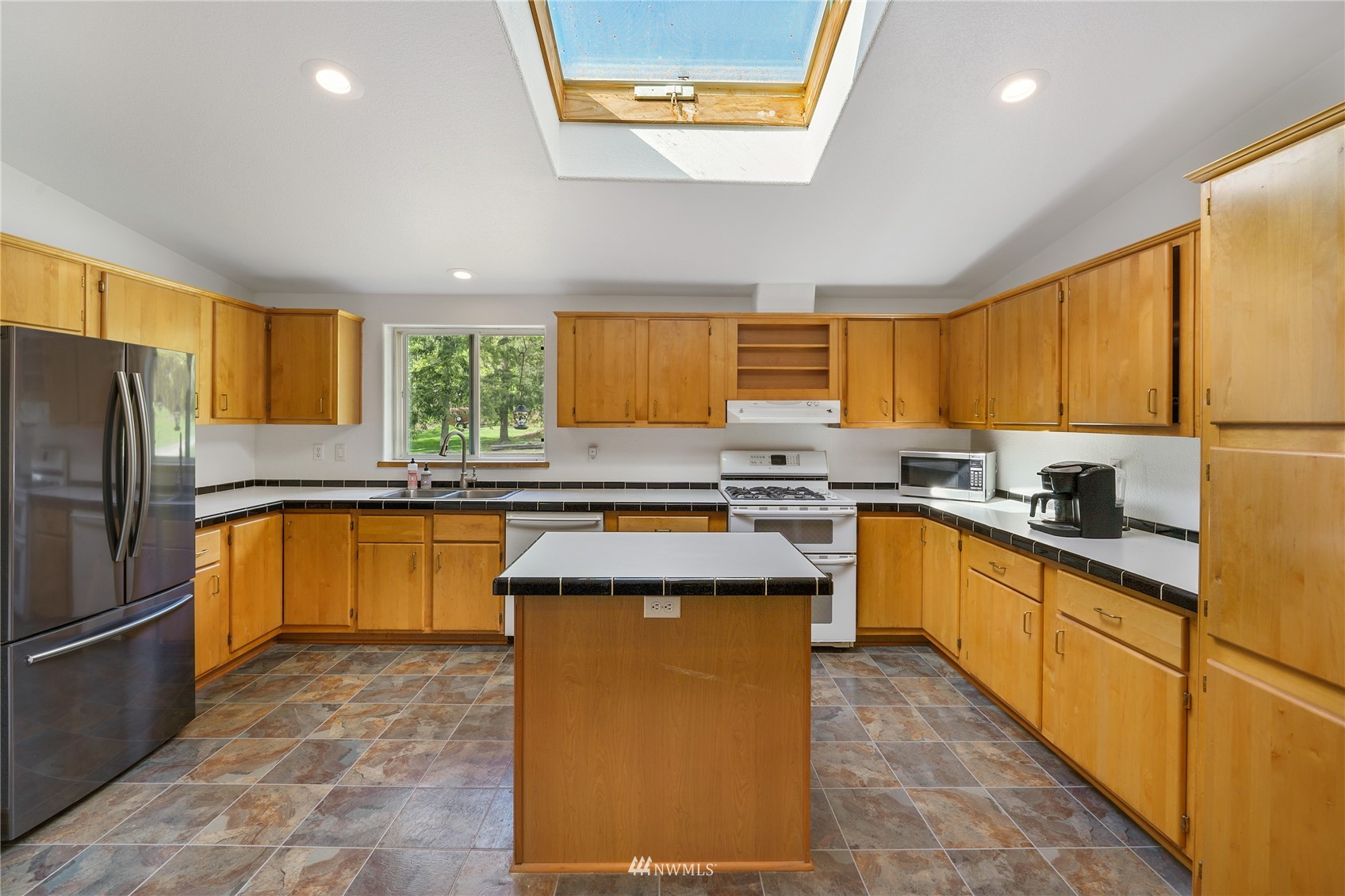 15583 Snee Oosh Road La Conner, WA 98257 - Photo 9 of 39 Gallery Image 9