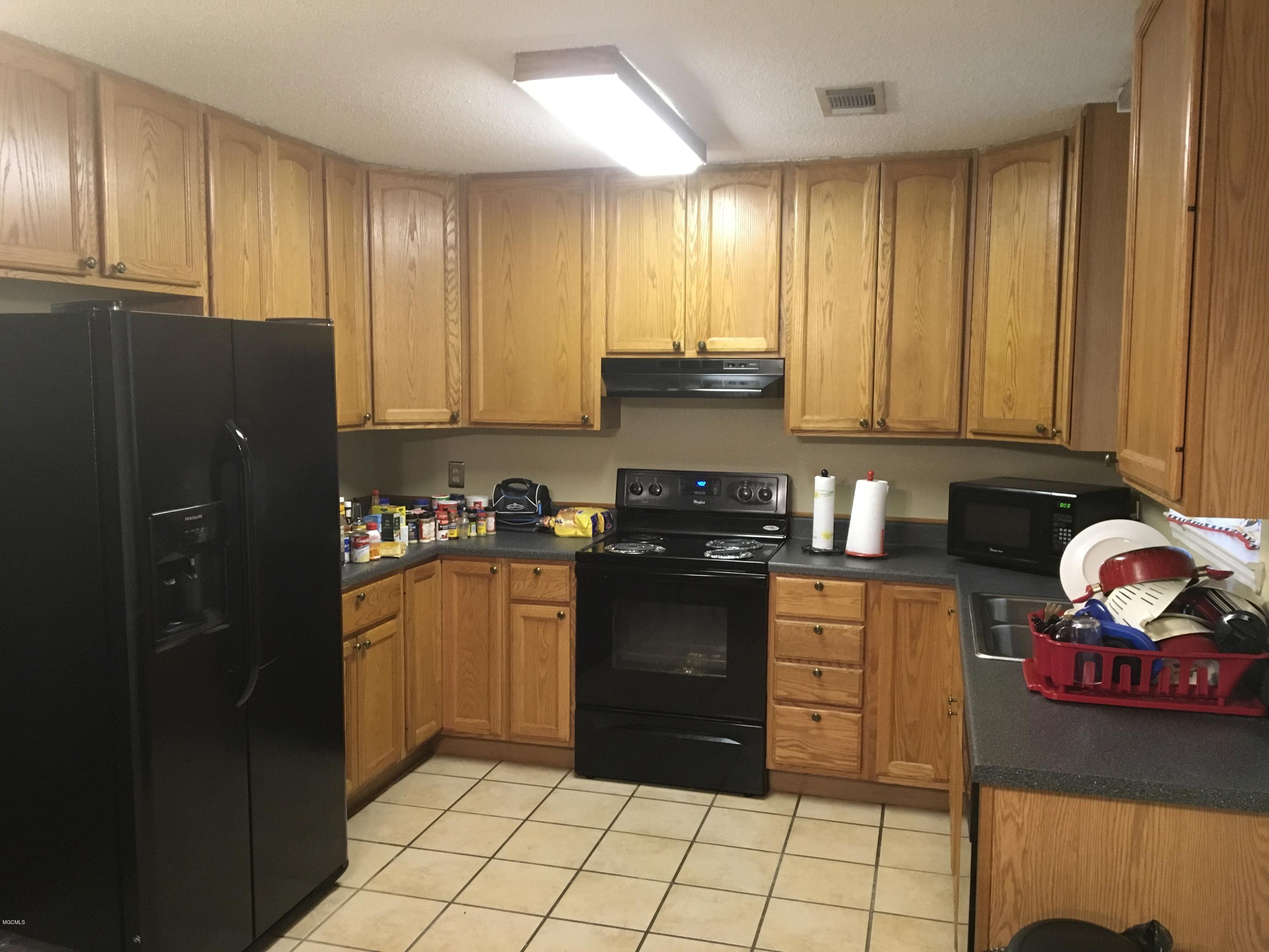 3208 Seabass Road Gautier, MS 39553 - Photo 6 of 17 Kitchen