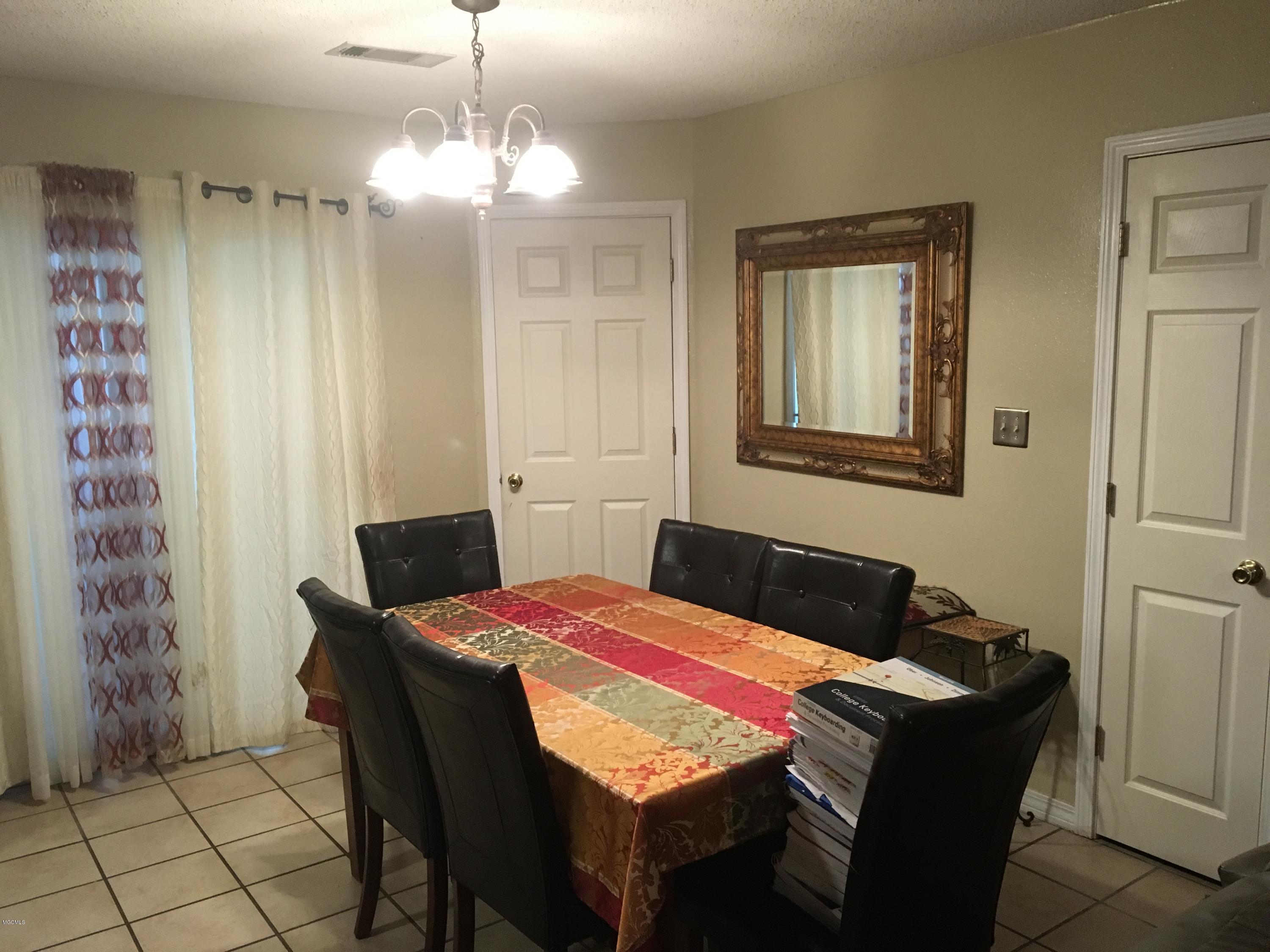 3208 Seabass Road Gautier, MS 39553 - Photo 7 of 17 Dining Area
