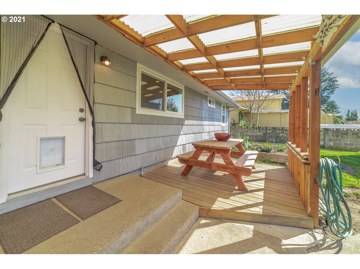 945 Olympic Street Springfield, OR 97477 - Photo 22 of 32