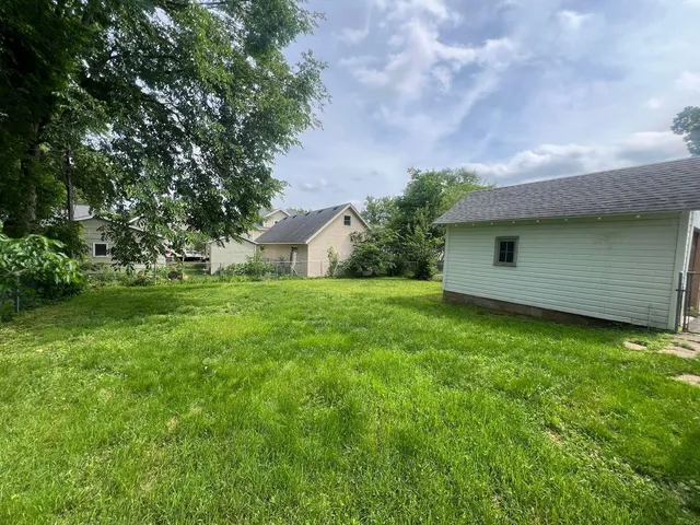 $1,850 | 715 2nd Street Northwest, Rochester, MN 55901