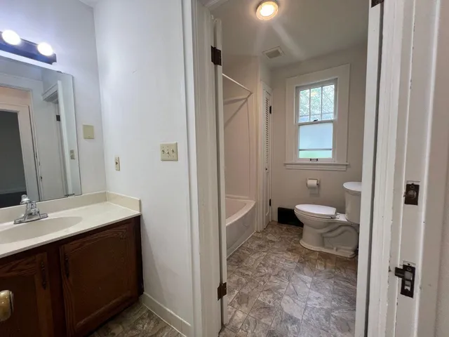 $1,850 | 715 2nd Street Northwest, Rochester, MN 55901