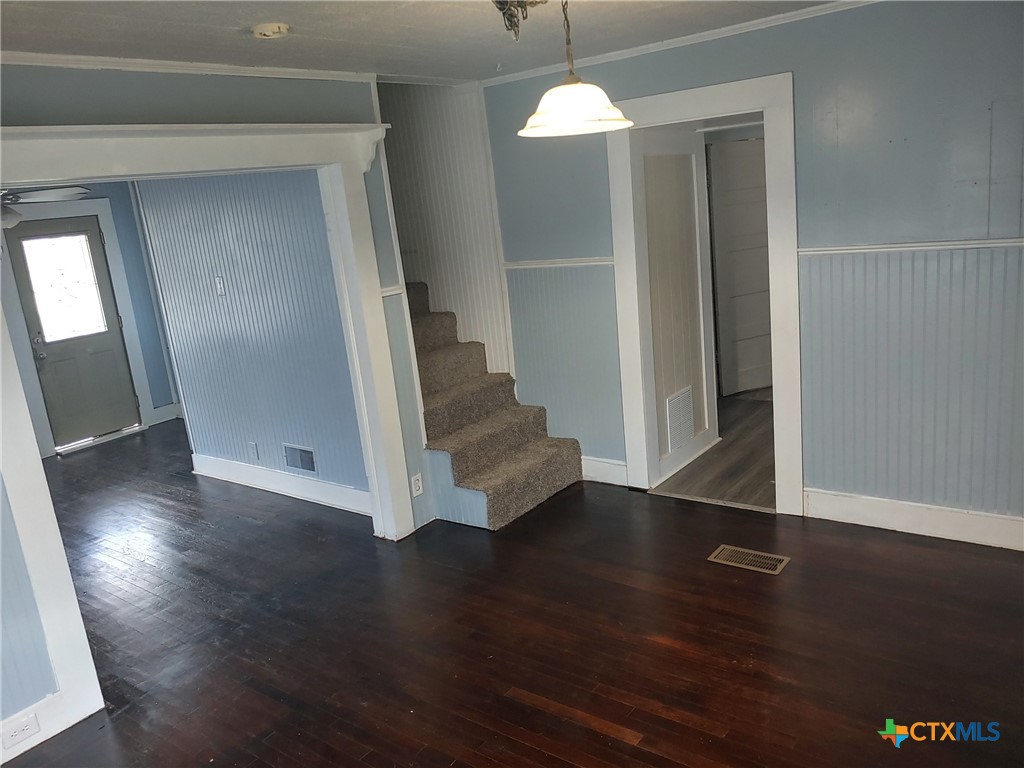 402 South 29th Street Temple, TX 76504 - Photo 3 of 14 LIVING ROOM