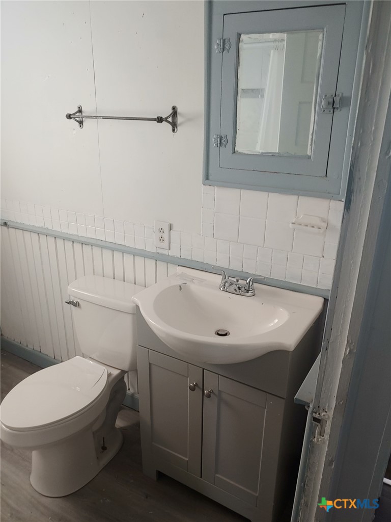 402 South 29th Street Temple, TX 76504 - Photo 7 of 14 BATHROOM