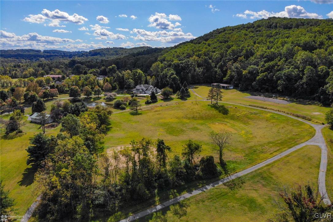 5831 Vera Cruz Road Center Valley, PA 18034 - Photo 8 of 49 Gallery Image 8