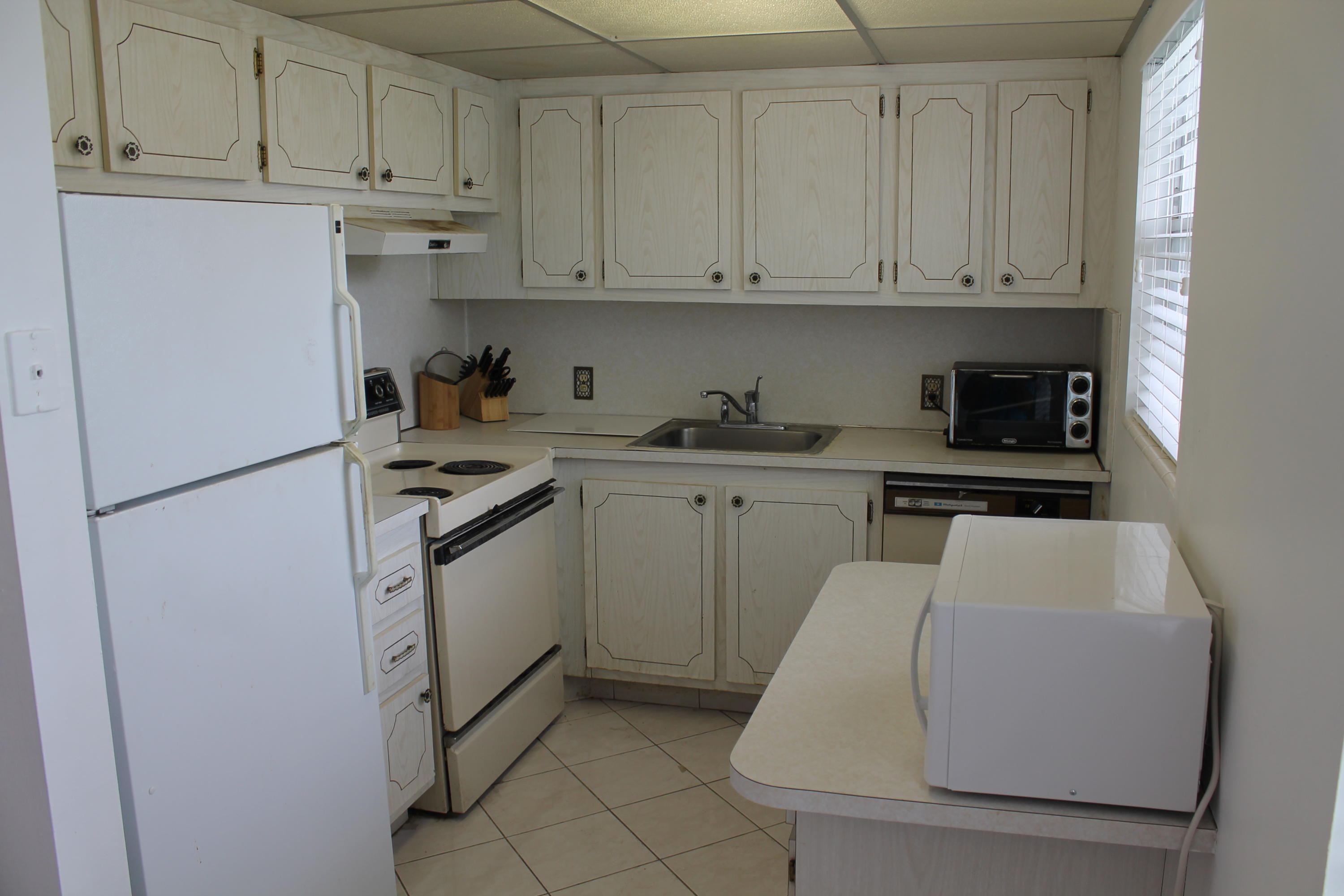 150 Dorset D, Unit 150 Boca Raton, FL 33434 - Photo 8 of 16 IMG_2279