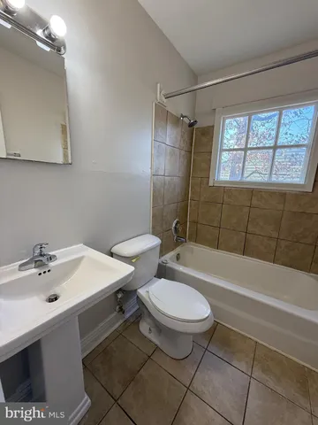 $1,795 | 733 Bellows Avenue, Fredericksburg, VA 22405