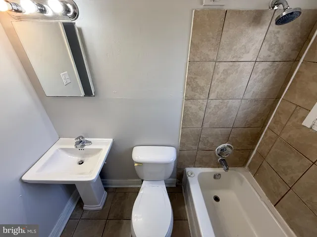 $1,795 | 733 Bellows Avenue, Fredericksburg, VA 22405