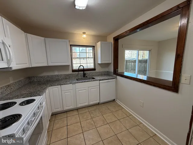 $1,795 | 733 Bellows Avenue, Fredericksburg, VA 22405