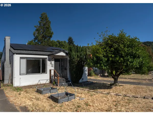 $219,000 | 631 West Union Street, Roseburg, OR 97471