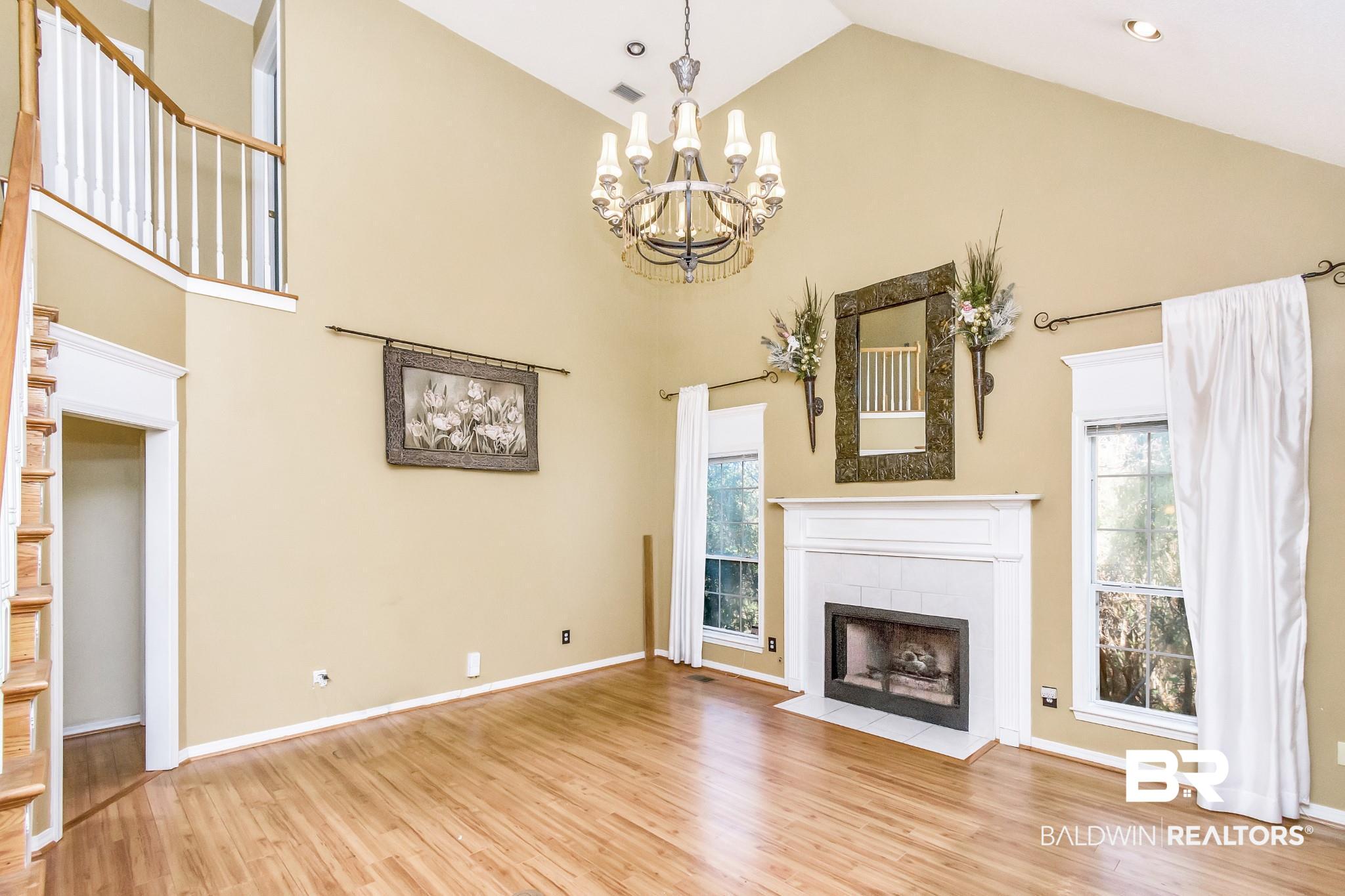 718 Keystone Place Mobile, AL 36609 - Photo 3 of 34 Living Room