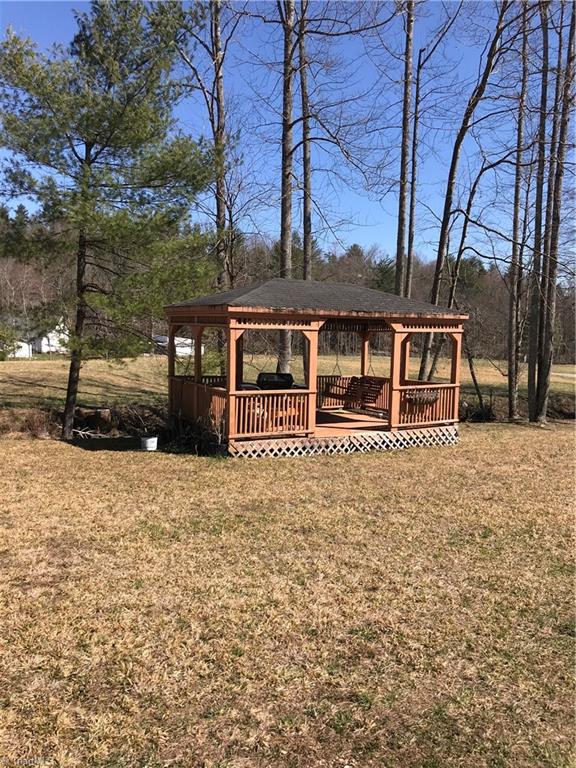 6652 Summit Road Purlear, NC 28665 - Photo 14 of 15 Gallery Image 14