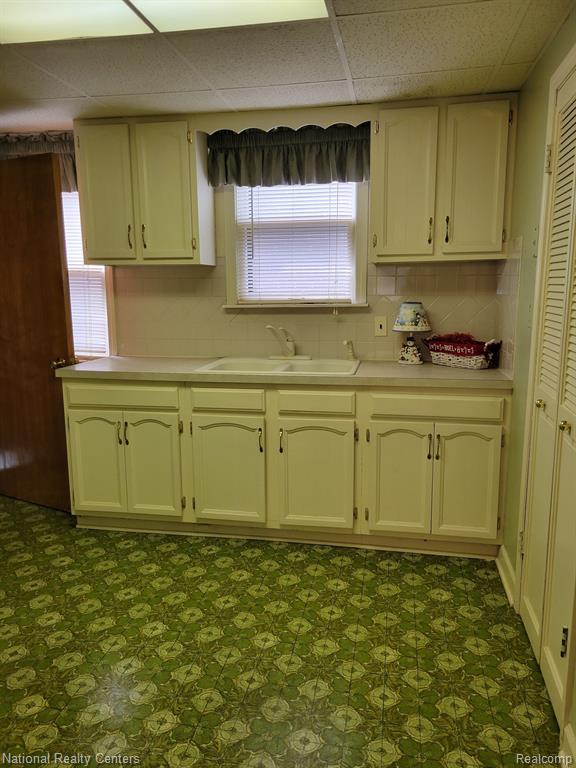 20423 Stratford Road Detroit, MI 48221 - Photo 12 of 26