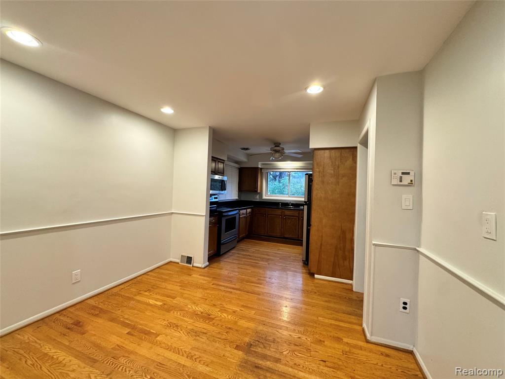 27911 Bayberry Road Farmington Hills, MI 48331 - Photo 8 of 16