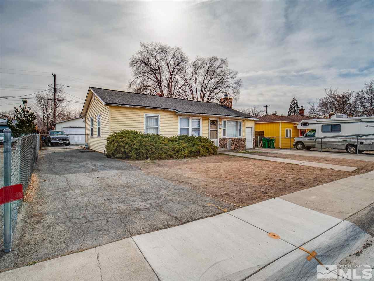 940 Wilkinson Avenue Reno, NV 89502 - Photo 3 of 29 a view of multiple house with a street