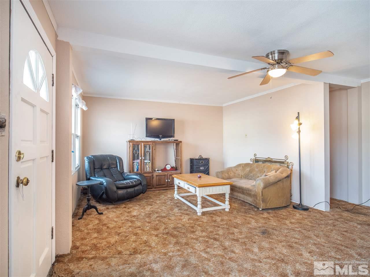 940 Wilkinson Avenue Reno, NV 89502 - Photo 8 of 29 a living room with furniture