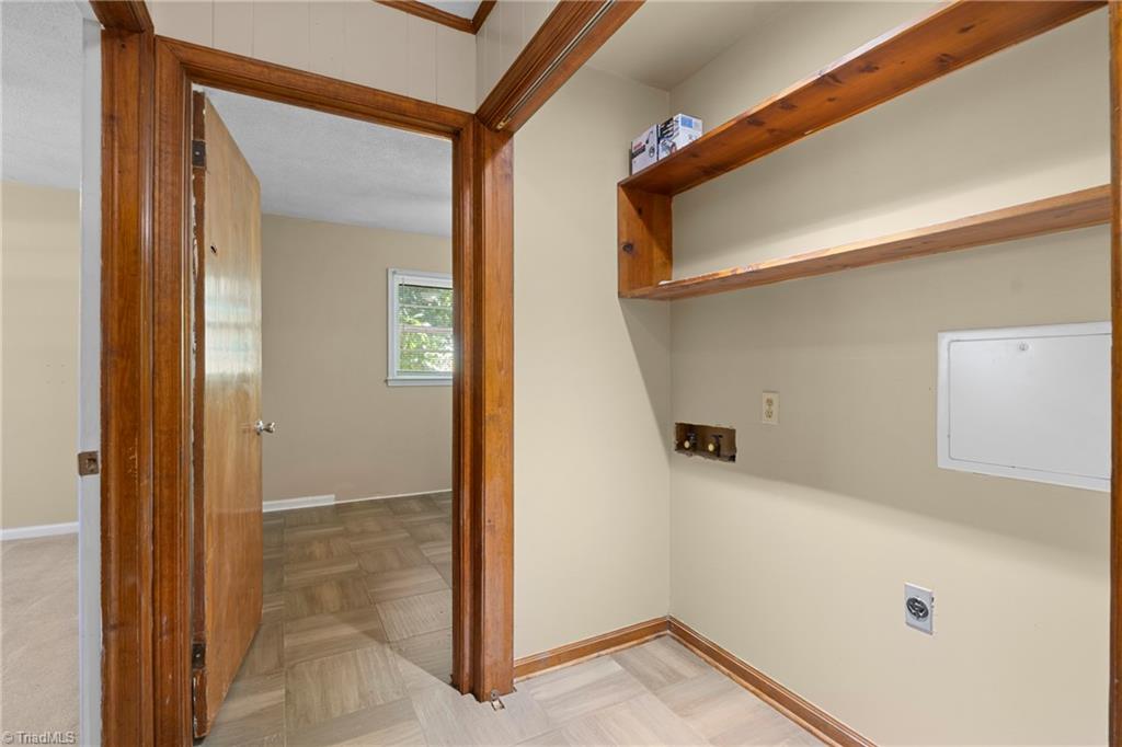 3622 Lower Lake Road Thomasville, NC 27360 - Photo 13 of 28 LAUNDRY SPACE