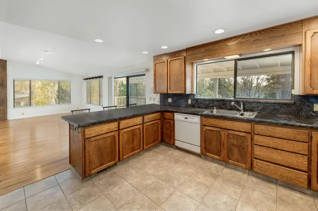 $725,000 | 11977 Alta Sierra Drive, Grass Valley, CA 95949