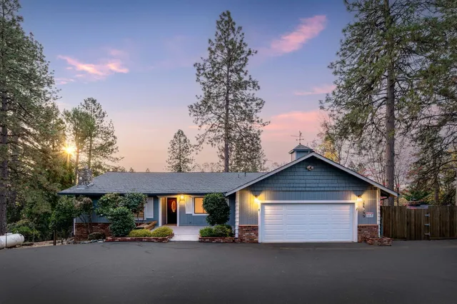 $725,000 | 11977 Alta Sierra Drive, Grass Valley, CA 95949