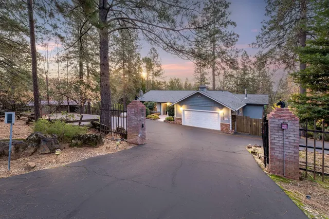 $725,000 | 11977 Alta Sierra Drive, Grass Valley, CA 95949