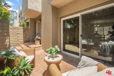 $1,450,000 | 32 Village Parkway, Santa Monica, CA 90405
