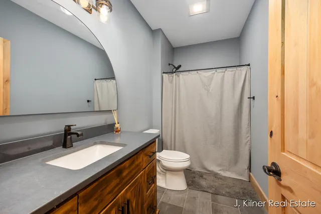 $1,950,000 | 4390 22 Mile Road Northwest, Grant, MI 49327