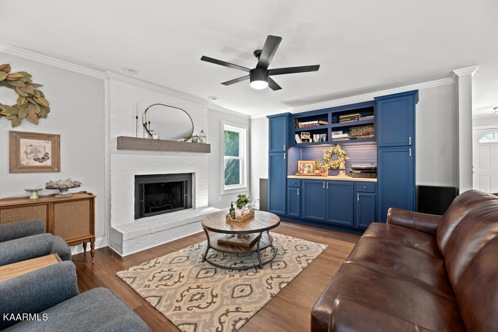 1348 Wenlock Road Knoxville, TN 37922 - Photo 11 of 35 10 - Living Room